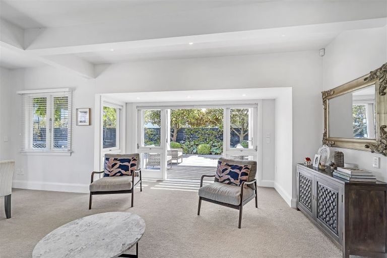 Photo of property in 49 Hartley Avenue, Strowan, Christchurch, 8052