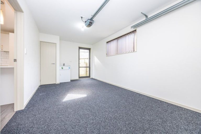 Photo of property in 33 Carole Crescent, Pakuranga, Auckland, 2010