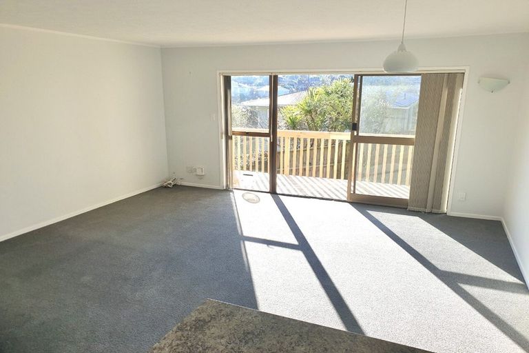 Photo of property in 1/19 Chequers Avenue, Glenfield, Auckland, 0629