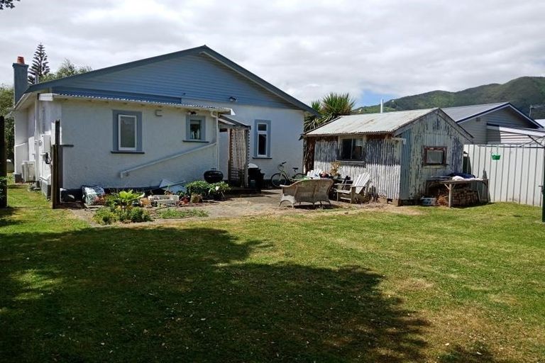 Photo of property in 16 Rodney Street, Waiwhetu, Lower Hutt, 5010