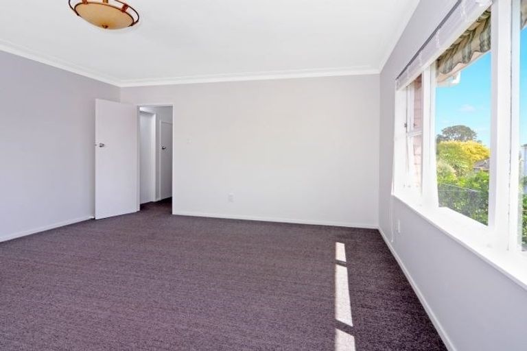 Photo of property in 4/155 Shakespeare Road, Milford, Auckland, 0620
