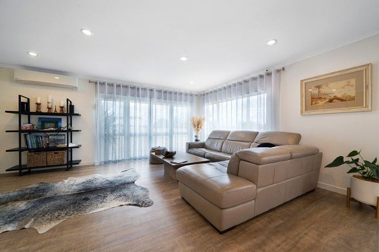 Photo of property in 61 Alec Craig Way, Gulf Harbour, Whangaparaoa, 0930