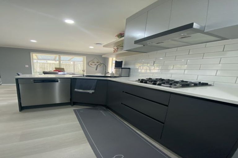 Photo of property in 8 Marlon Lane, East Tamaki, Auckland, 2016