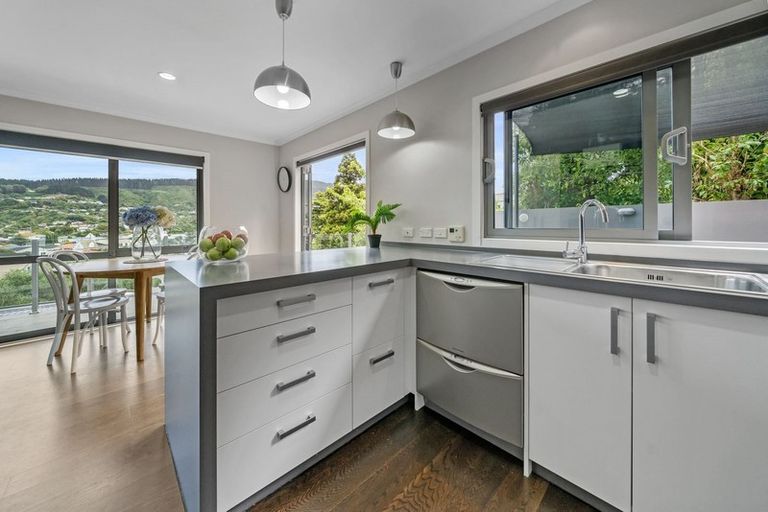 Photo of property in 19 Court Road, Tawa, Wellington, 5028