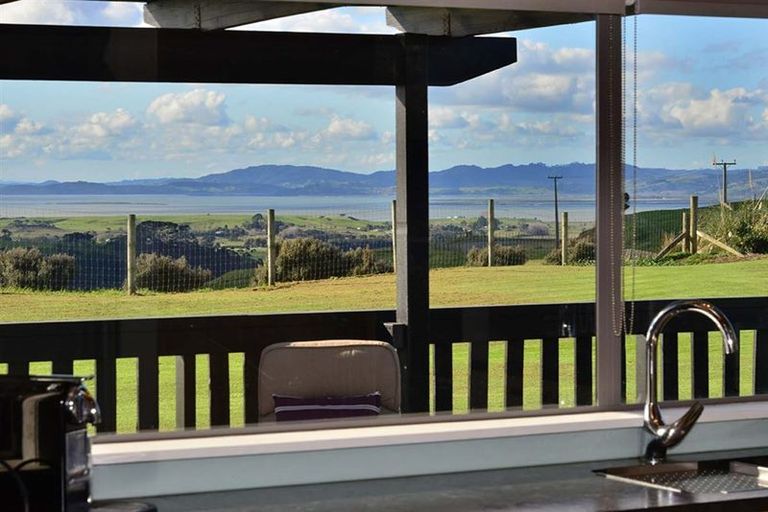 Photo of property in 368 Evans Road, South Head, Helensville, 0874
