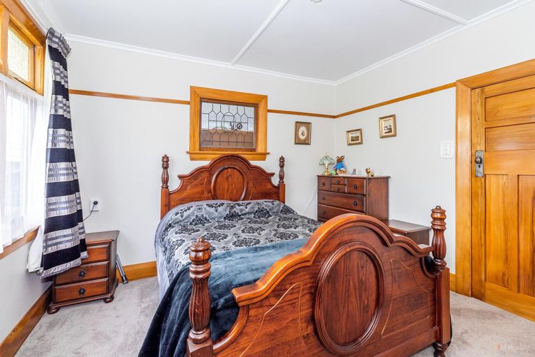 Photo of property in 1 Maude Street, Waimate, 7924