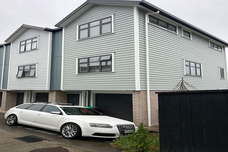 Photo of property in 7 Stockade View Lane, Howick, Auckland, 2014