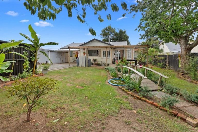 Photo of property in 42a Winchester Street, Levin, 5510