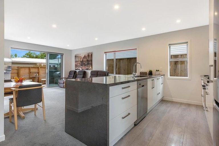 Photo of property in 23c Hinau Street, Tawa, Wellington, 5028