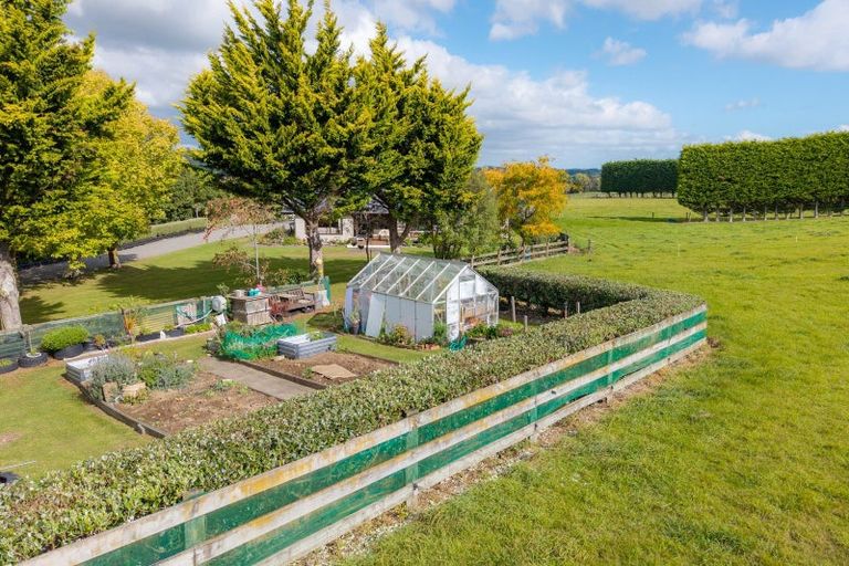 Photo of property in 47 Cowper Side Road, Dannevirke, 4976