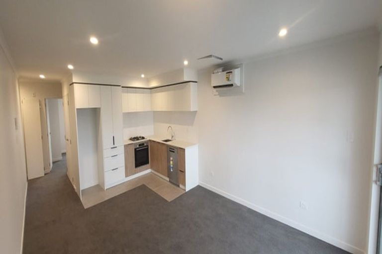 Photo of property in 102/26 Shortfin Place, Flat Bush, Auckland, 2019