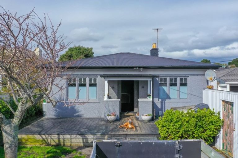 Photo of property in 23 Whiteley Street, Moturoa, New Plymouth, 4310