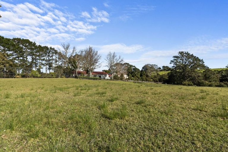 Photo of property in 49 Vaughans Road, Okura, Albany, 0792