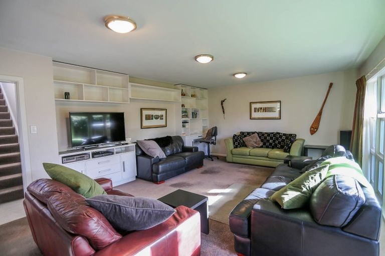 Photo of property in 2/2a Medbury Terrace, Fendalton, Christchurch, 8041