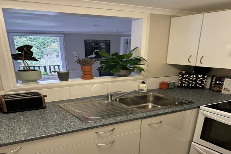 Photo of property in 26 Northland Road, Northland, Wellington, 6012