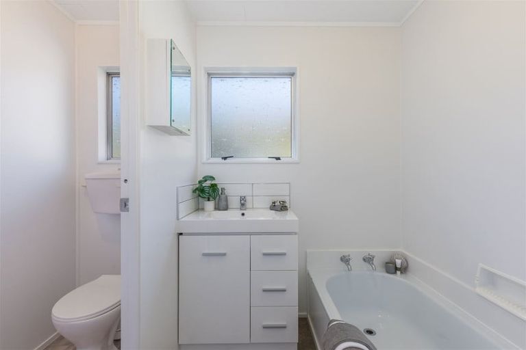 Photo of property in 74 Eskdale Road, Papakowhai, Porirua, 5024