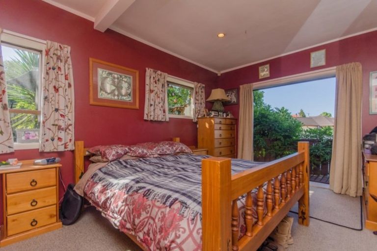 Photo of property in 27-29 Wairau Road, Forrest Hill, Auckland, 0627