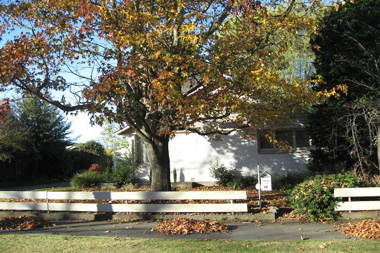 Photo of property in 18 Ramore Place, Redwood, Christchurch, 8051