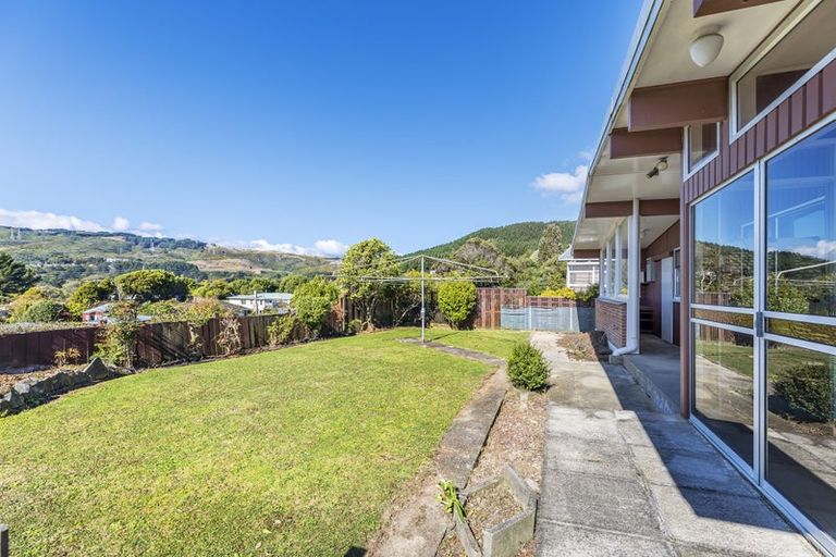 Photo of property in 11 Saint Edmund Crescent, Tawa, Wellington, 5028