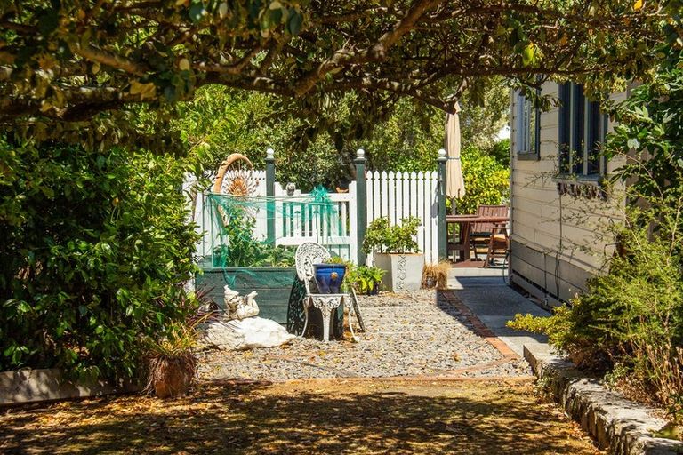 Photo of property in 43 Rhodes Street, Carterton, 5713