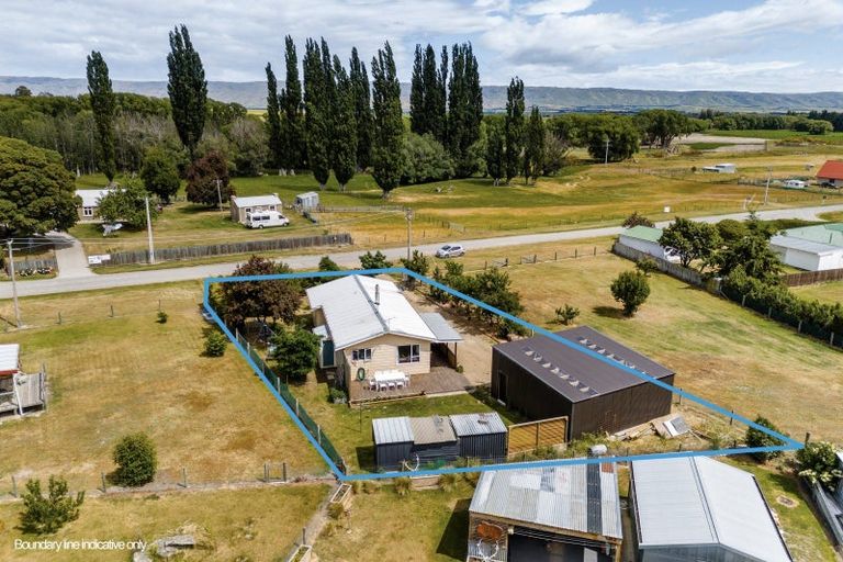 Photo of property in 6 Hall Road, Patearoa, Ranfurly, 9398