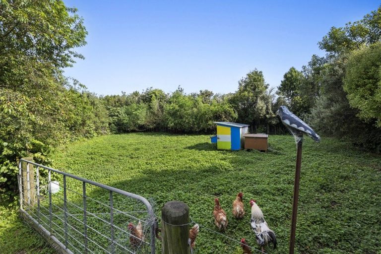 Photo of property in 525 Kaipikari Road, Urenui, 4375