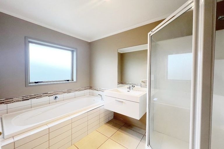 Photo of property in 17 Wessex Place, Rototuna North, Hamilton, 3210