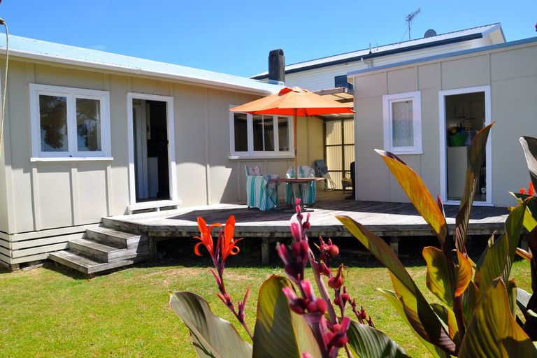 Photo of property in 12 Marine Avenue, Waihi Beach, 3611