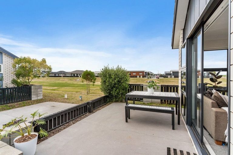 Photo of property in 12 Pense Place, Papamoa, 3118
