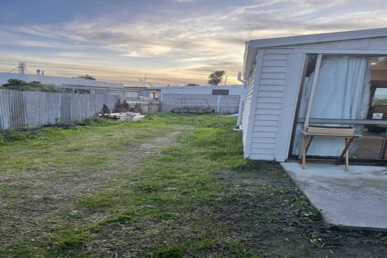 Photo of property in 10a Howe Street, Foxton, 4814