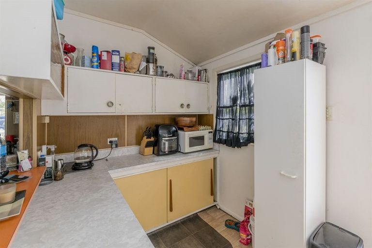 Photo of property in 23 Rauparaha Street, Waikanae Beach, Waikanae, 5036