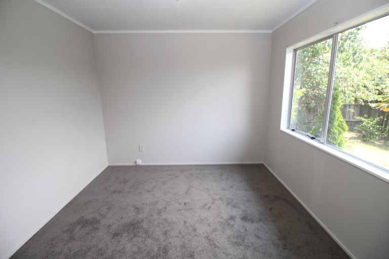 Photo of property in 14a Pohutukawa Drive, Owhata, Rotorua, 3010