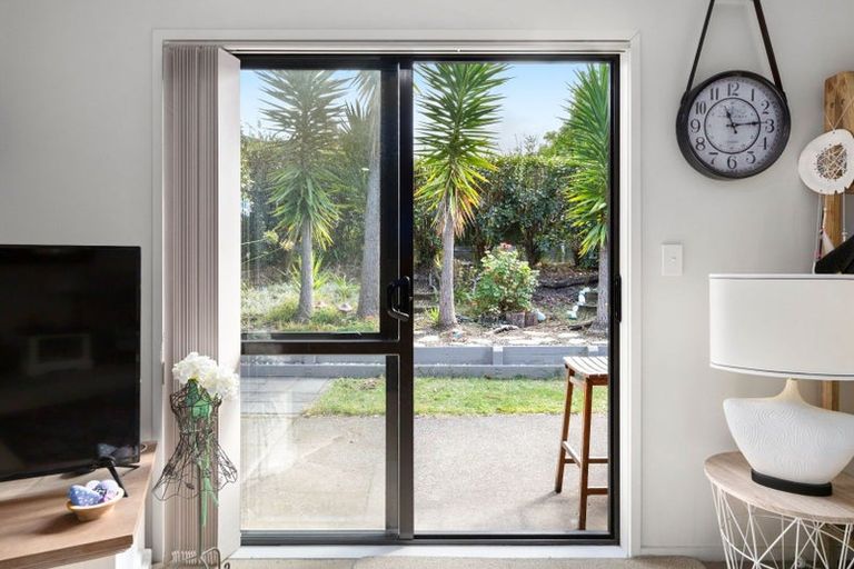 Photo of property in 28 Woodcroft Way, Pukekohe, 2120