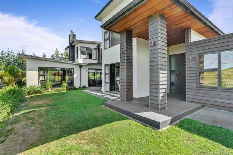 Photo of property in 21 Ashwood Avenue, Dairy Flat, Albany, 0792