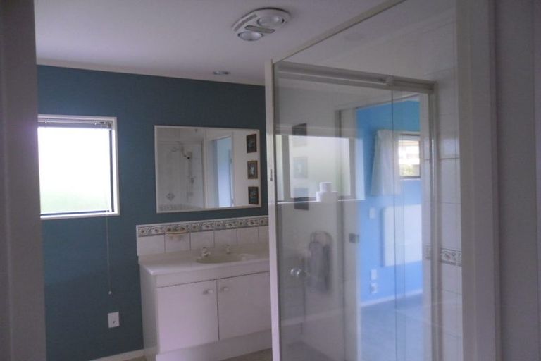 Photo of property in 143 Realm Drive, Paraparaumu, 5032