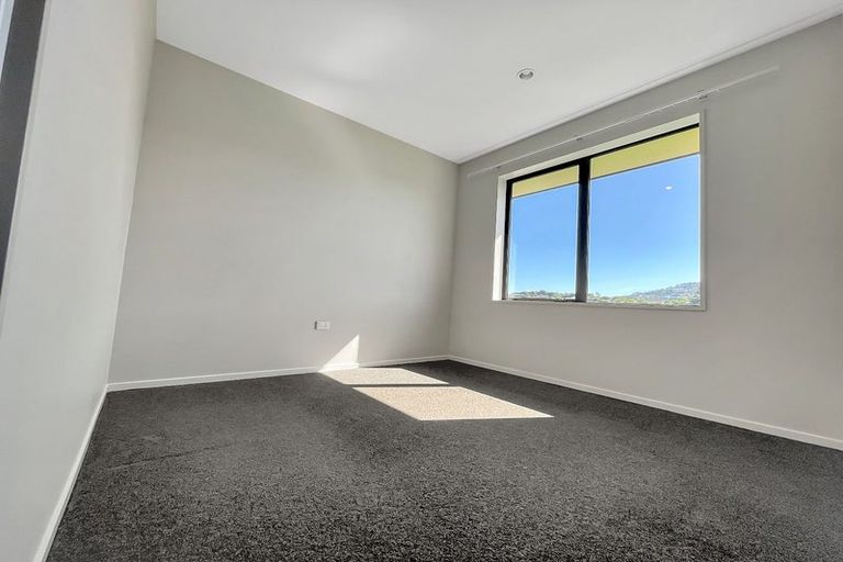 Photo of property in 40 Cresswell Place, Johnsonville, Wellington, 6037