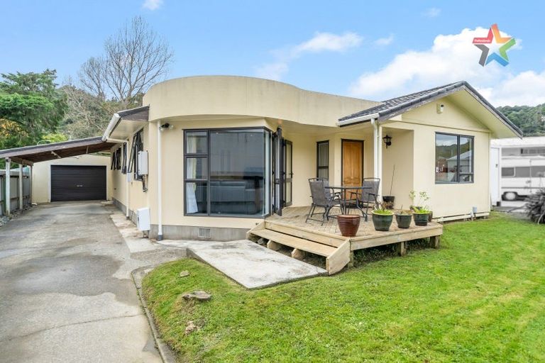 Photo of property in 51 Stokes Valley Road, Stokes Valley, Lower Hutt, 5019