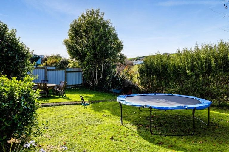 Photo of property in 100 Stanners Street, Eltham, 4322