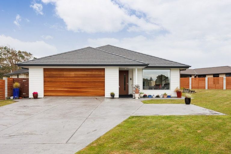 Photo of property in 8 Hanalin Drive, Marton, 4710