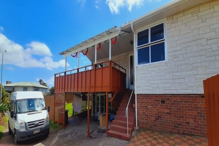 Photo of property in 16 Carole Crescent, Pakuranga, Auckland, 2010