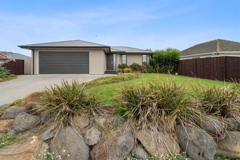 Photo of property in 76 Rowan Avenue, Aranui, Christchurch, 8061