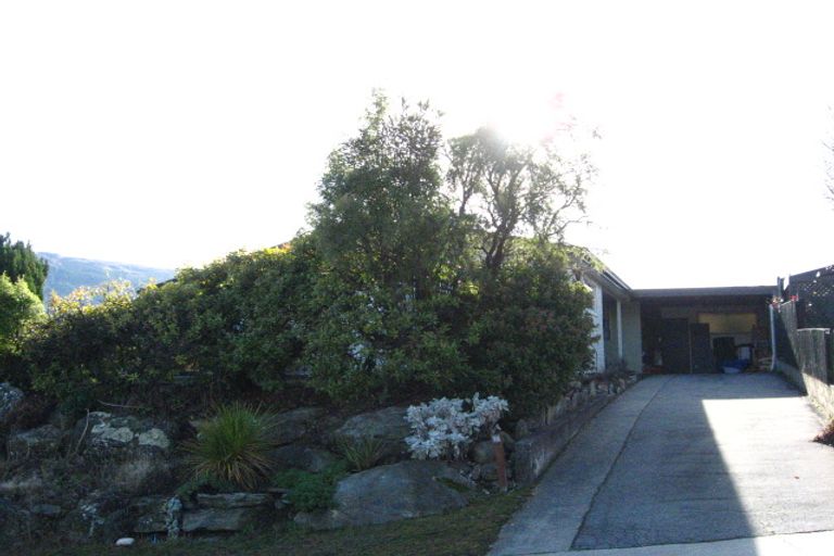 Photo of property in 16 Poplar Drive, Kelvin Heights, Queenstown, 9300