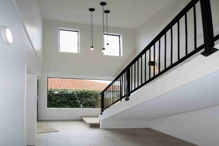 Photo of property in 122a Bucklands Beach Road, Bucklands Beach, Auckland, 2012