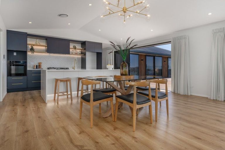 Photo of property in 60b Queen Charlotte Drive, Aotea, Porirua, 5024