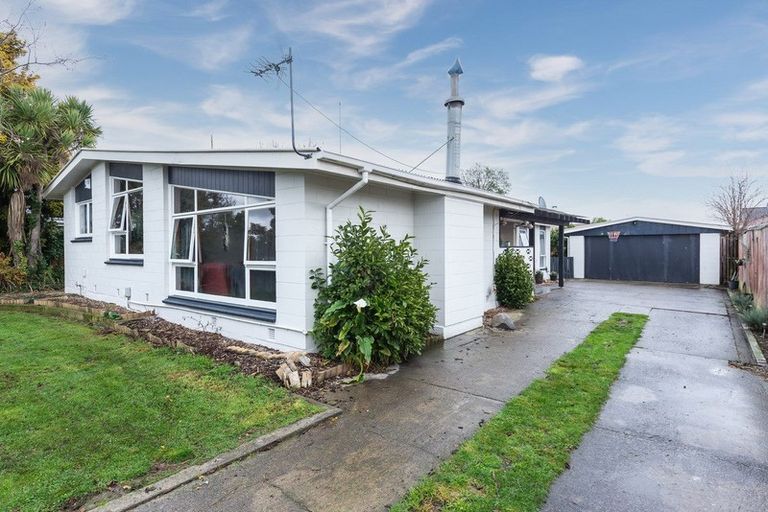 Photo of property in 35 Glenrowan Avenue, Avondale, Christchurch, 8061