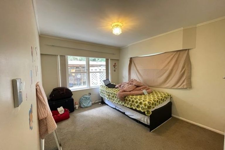 Photo of property in 15 Walpole Avenue, Hillpark, Auckland, 2102