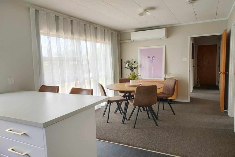 Photo of property in 5 Sequoia Place, Pukete, Hamilton, 3200