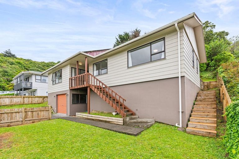 Photo of property in 18 Forglen Place, Tawa, Wellington, 5028