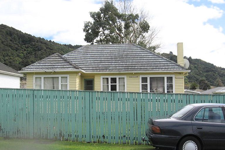 Photo of property in 6 Ngaio Street, Wainuiomata, Lower Hutt, 5014