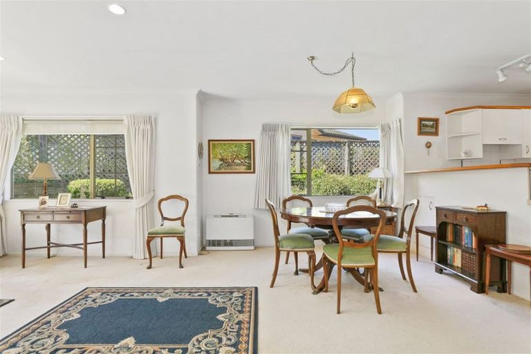 Photo of property in 19 Lakeridge Close, Rangatira Park, Taupo, 3330